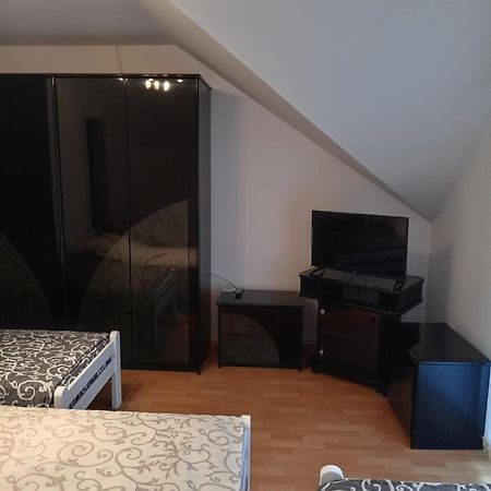 Tri Sesira Ljubovija Hotel Eksteriør billede