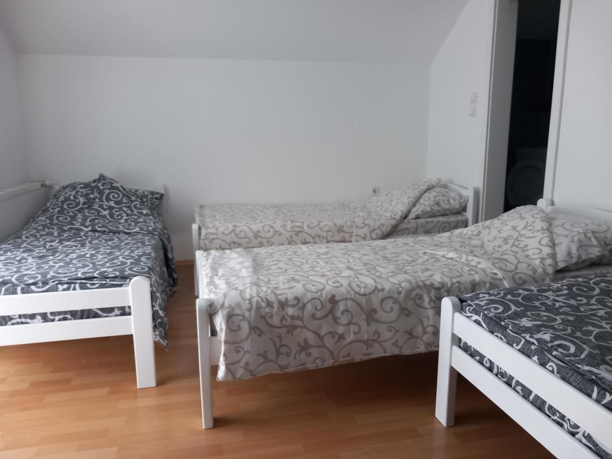 Tri Sesira Ljubovija Hotel Eksteriør billede