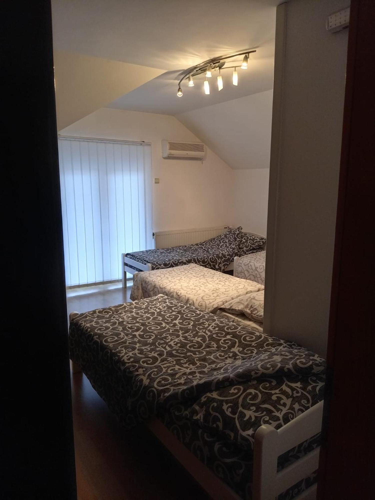 Tri Sesira Ljubovija Hotel Eksteriør billede