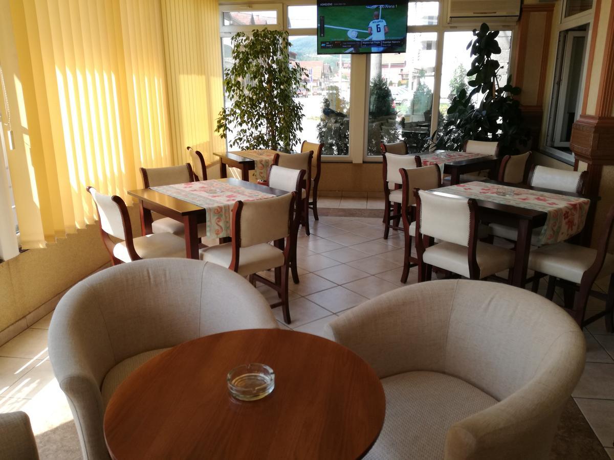 Tri Sesira Ljubovija Hotel Eksteriør billede