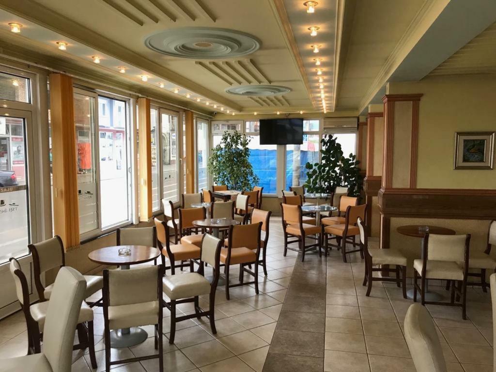 Tri Sesira Ljubovija Hotel Eksteriør billede