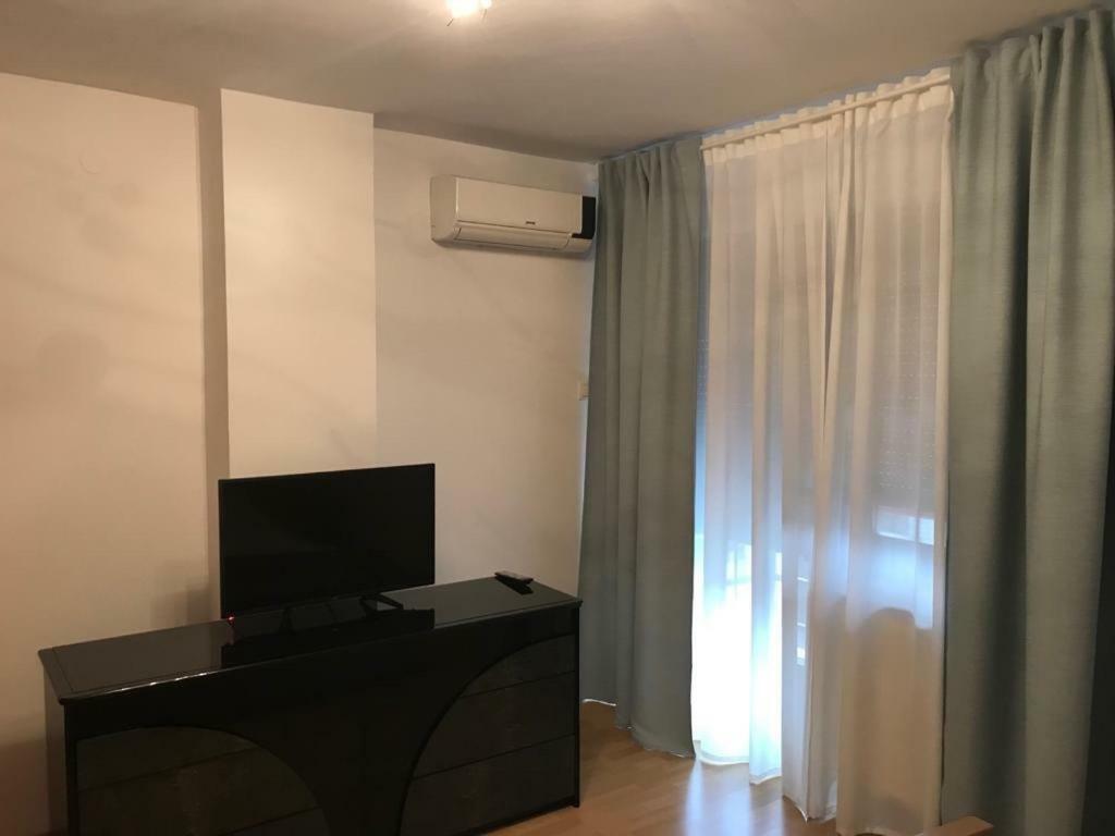 Tri Sesira Ljubovija Hotel Eksteriør billede