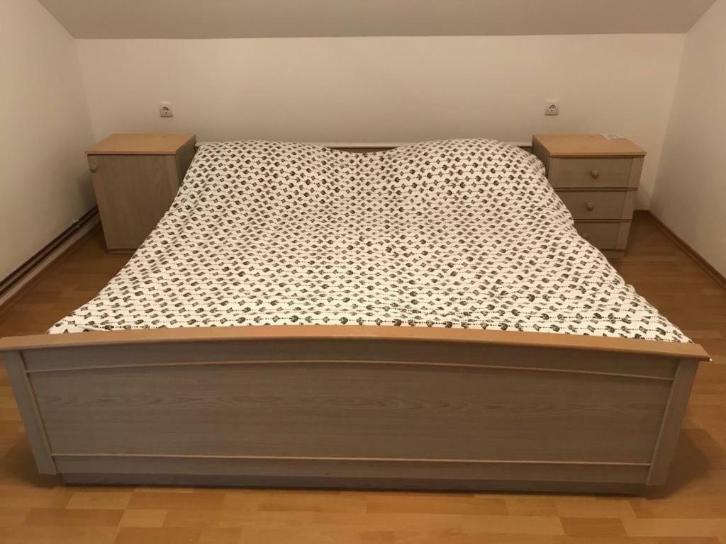 Tri Sesira Ljubovija Hotel Eksteriør billede